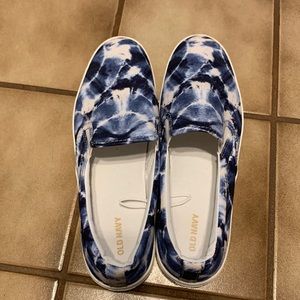 Tie dye tennis shoes size 10, EUC